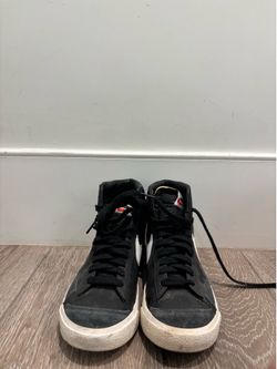 Black nike blazers size 7.5