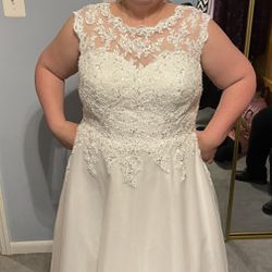 Tea Legnth Wedding Dress Size 20 Fits Like 18