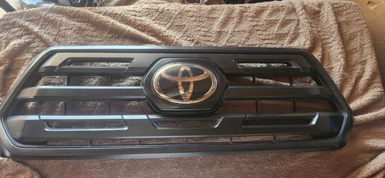 Oem Front Grill SR5 Tacoma