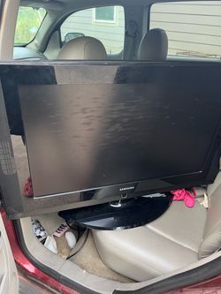 Samsung Flat Screen LCD TV