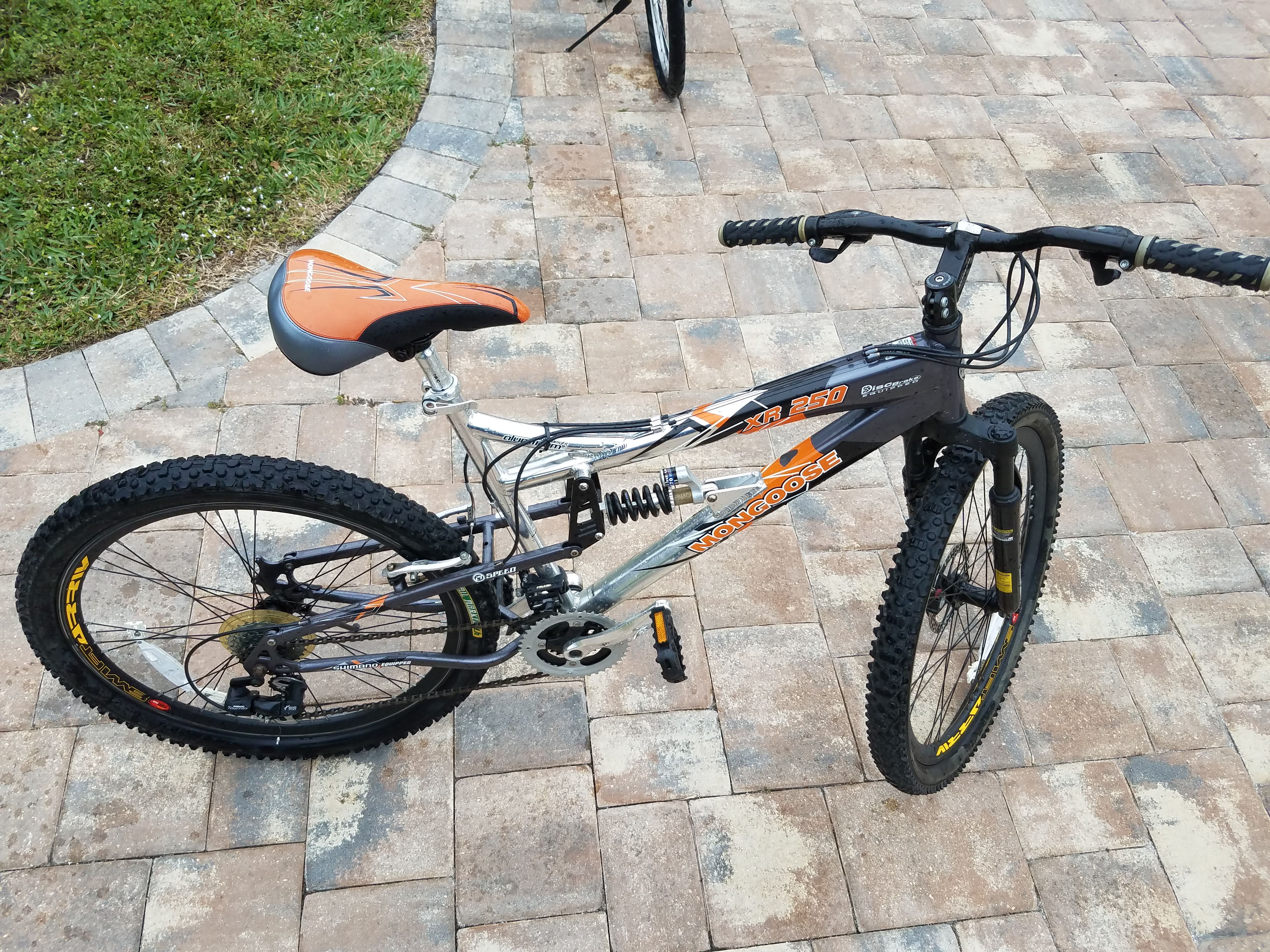 Mongoose XR250 mountain bike for Sale in Fort Lauderdale FL OfferUp