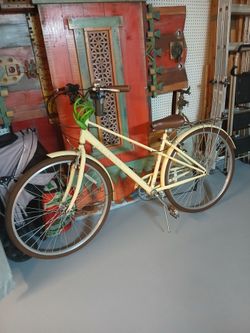 Schwinn Admiral 700c Adult Hybrid Bike, 7 Speed, Unisex Bike, Cream