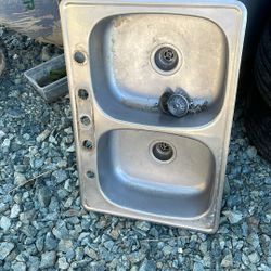 33” stainless steel sink