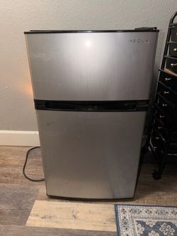 Insignia Mini Fridge with Top Freezer