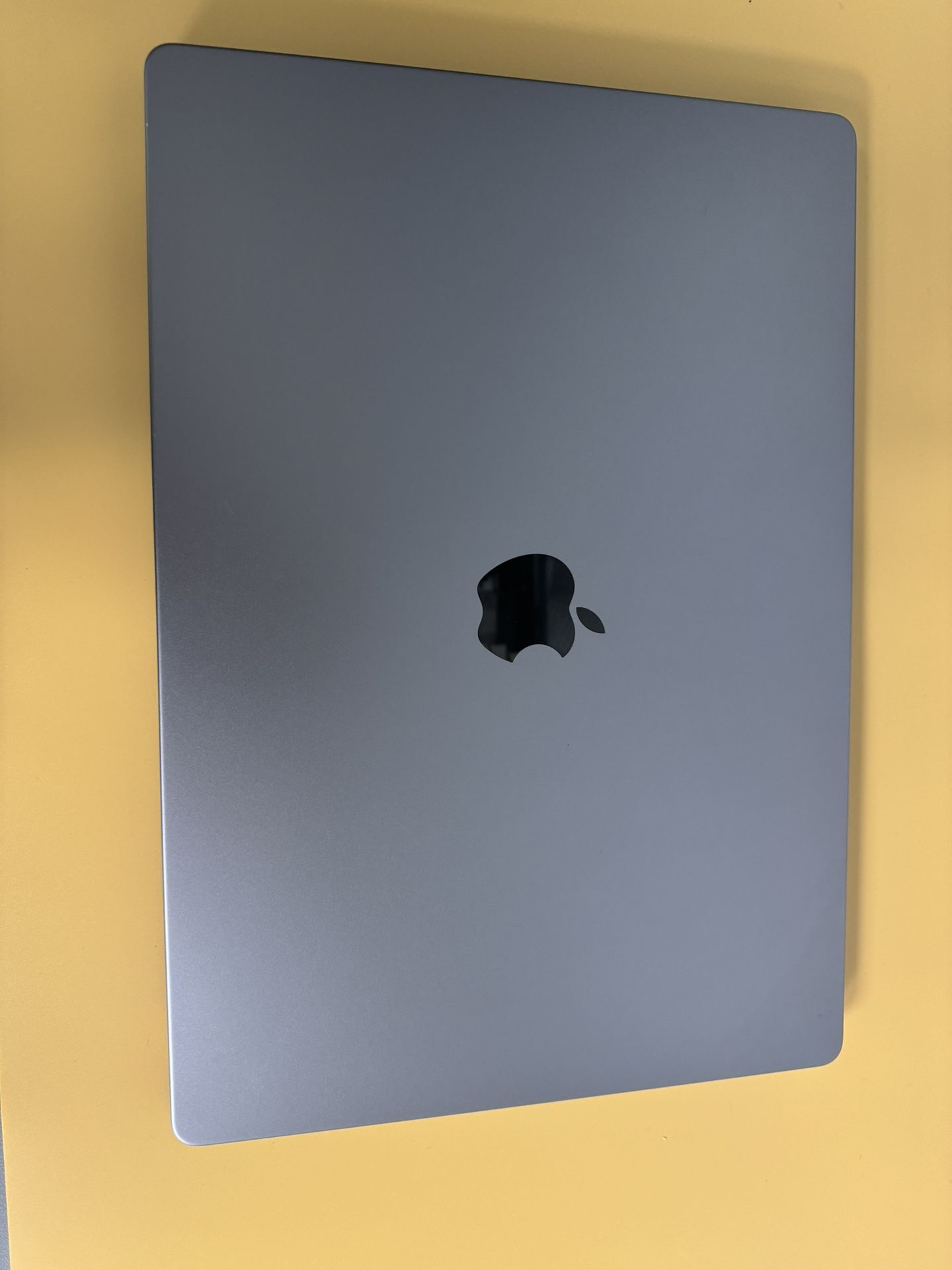Macbook Pro (2021) 16-inch -Apple M1 Pro 16-Core GPU 16gb RAM -SSD 1TB