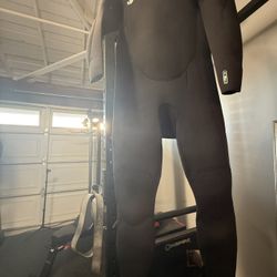 LIKE NEW WINTER SUIT 4/3 ONIELL CHEST ZIP