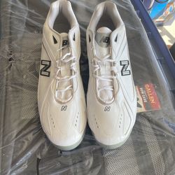 New Balance 820 Baseball Molded Cleat