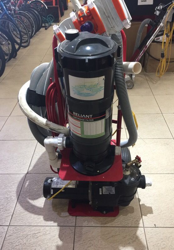 Tomcat TopGun Pro Portable Pool Vacuum Cleaner 1 1/2 hp Used In working