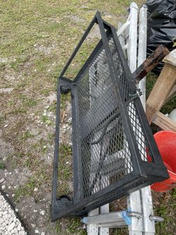 Hitch Carriage