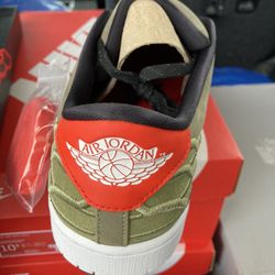 Jordan 1 Centre court Size 11