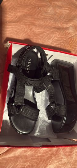 guess sandals like new  size 8