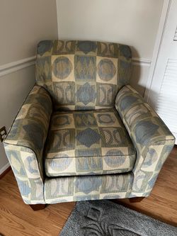 Selling my living room set