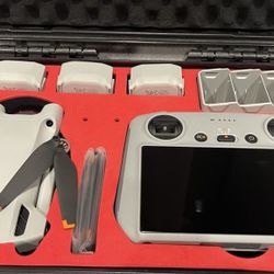 DJI Mini 3 Pro Fly More Combo + Protective Case + 3 Batteries - Like New