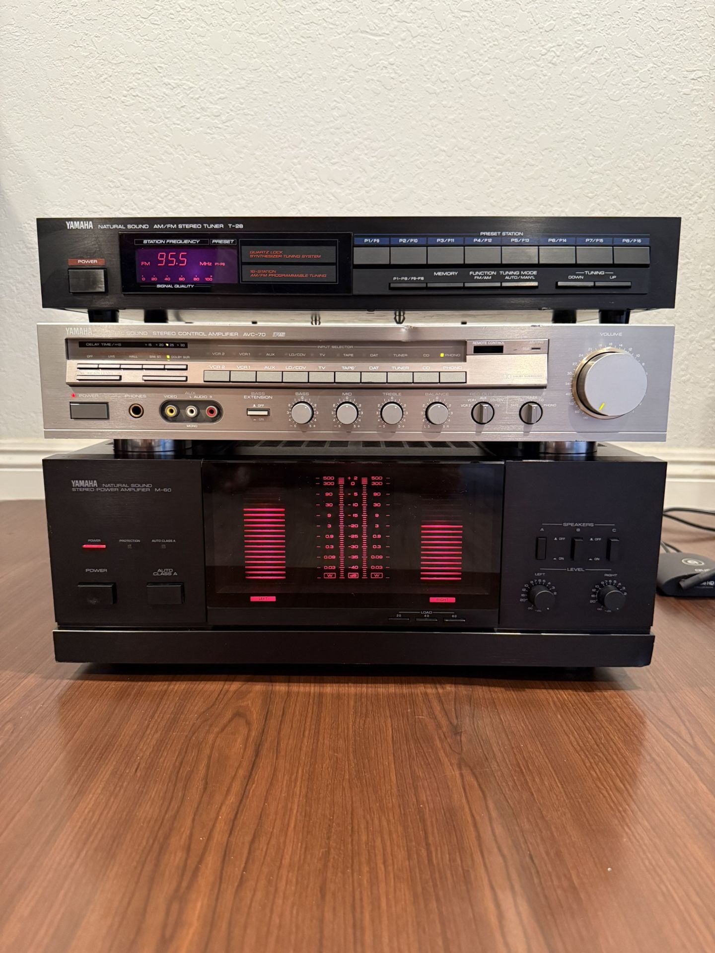 YAMAHA M-60 Stereo Power Amplifier,Stereo Control Amplifier & Yamaha Tuner T-28