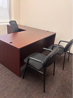 Let me know how many L desks do you need??
