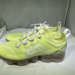 PreOwned Nike Air VaporMax SE Women’s 6 Athletic Shoes Yellow