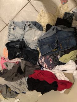 Clothes sm-med top sz 3-5-7 bottoms