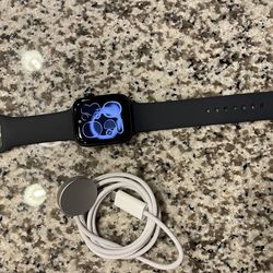 Apple Watch SE 3 GPS, 44mm Midnight Aluminum Case with Midnight Sport Band - M/L Brand NEW