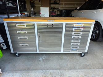 13 drawer tool chest with real hard wood top