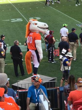 8 Denver broncos/ Green Bay Packers Tickets For Sale 