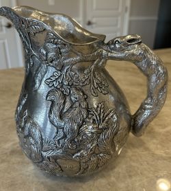 Beautiful vintage 1991 Arthur Court Pitcher In Very Good Condition