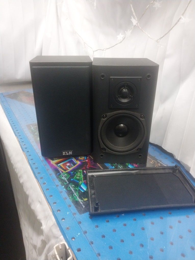 KLM 5" 2 Way Bookshelf Speakers 