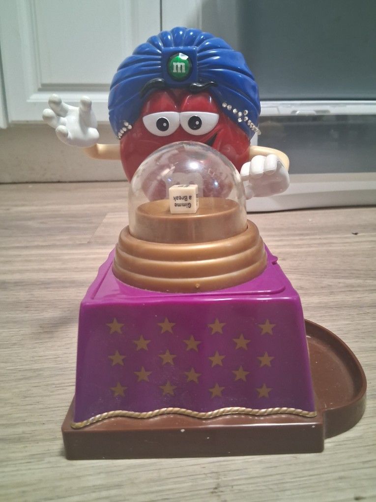VINTAGE Madame RED m&m Despenser