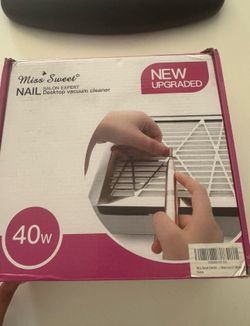 Nail dust collector