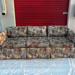 Vintage Floral Sofa*FREE Delivery 🚚 