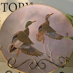 Vintage Larry Toschik 10 diameter plate