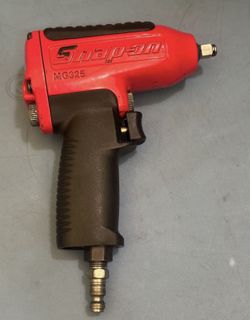 Snap-on Tools 3/8" Drive Air Impact Wrench (Red)