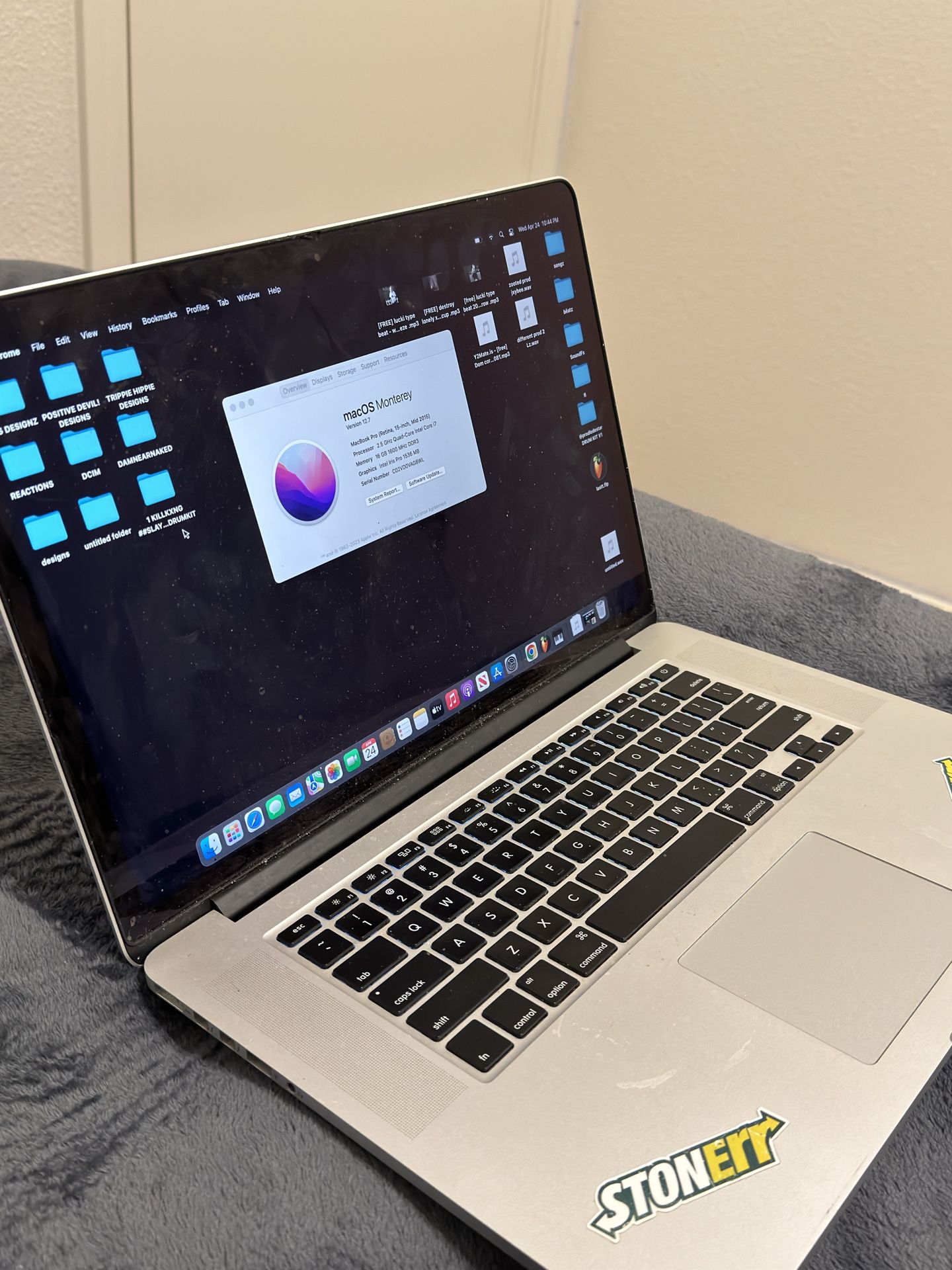 Macbook Pro 2015 15inch i7 16gb ram 250ssd