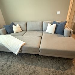 Gray Sectional Couch W/ Ottoman