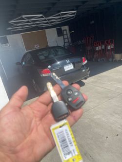 Car Keys N Remotes/ Llaves Con Control