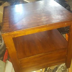 Coffee Table Hardwood good cond