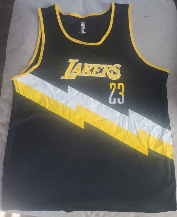 Pending:: Lakers Jersey #23 LeBron James