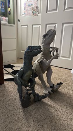 Giant dinosaur toys