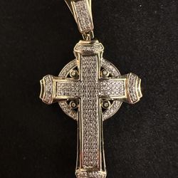 22” Cubin Gold Chain With Diamond Cross Pendant 