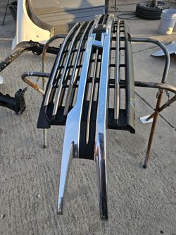 Chevrolet Chevy Silverado High Country Grille Oem 19 To 21