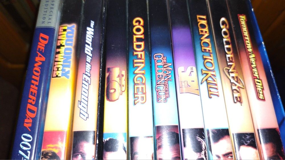 James Bond 007 DVD movies lot. 10 DVDs total one box set the James Bond collection special edition.