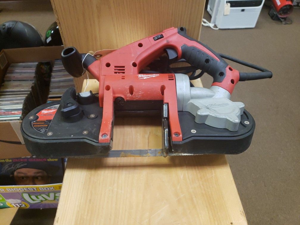 Milwaukee Corded 7 Amp Band Saw 6242-6