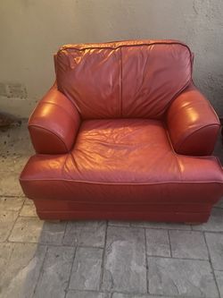 Single couch from La-Z-Boy on sale