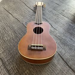 Mitchell MU40 Soprano Ukulele Natural