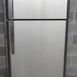 Frigidaire 30" Top Freezer Refrigerator W/ Ice Maker (18 cu. ft.) Stainless Steel - LFTR1832TF
