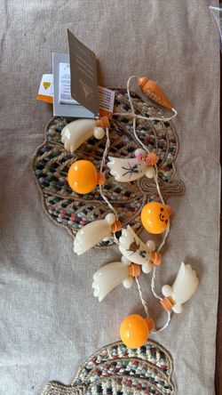 Disney Halloween Ghost Light up necklace
