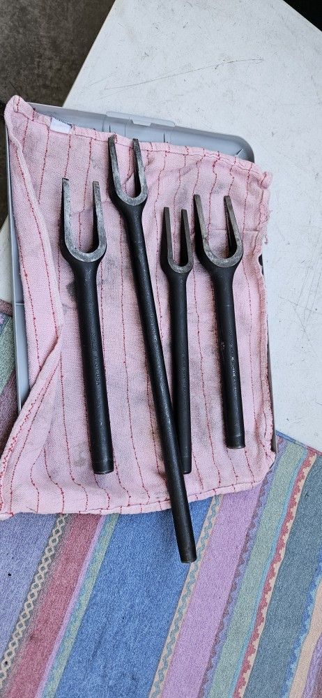 Pickles Forks