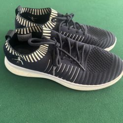 Danskin Women’s Size 10 Knit Running Walking Sneakers Navy White Athletic Shoes  