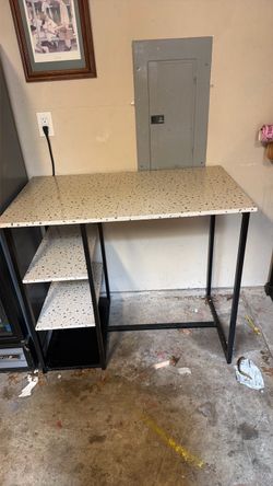 Desk super cute