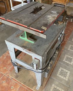 Table saw workers great no room for it $100