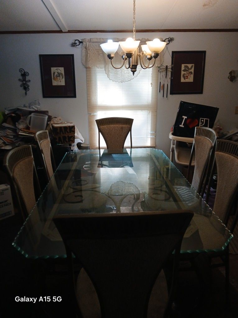 6 Cahir Dinong Room Table